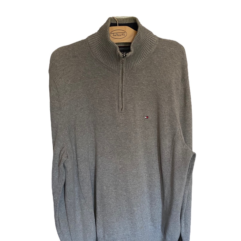 ⚪️🔴Tommy Hilfiger⚪️🔴 Gray High Zip Neck Long Sleeve Sweater. L